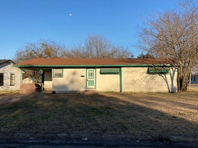 1711 Langford Street, Greenville, TX 75401