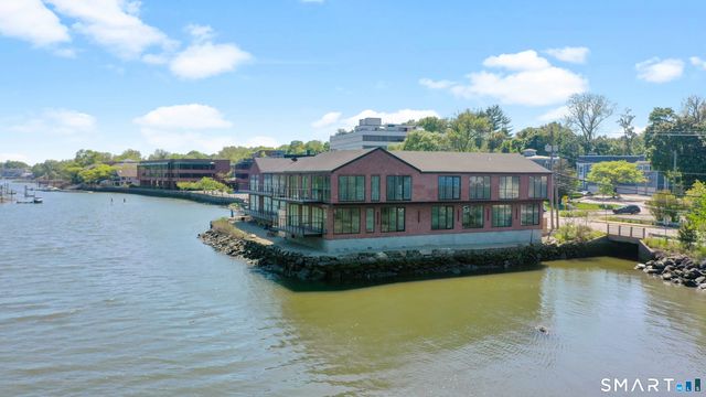 253 Riverside Avenue 202, Westport, CT 06880