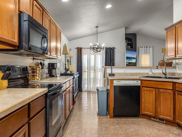 1140 W Shenandoah Dr, Pueblo West, CO 81007