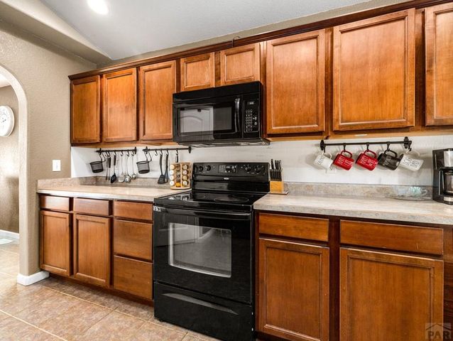 1140 W Shenandoah Dr, Pueblo West, CO 81007