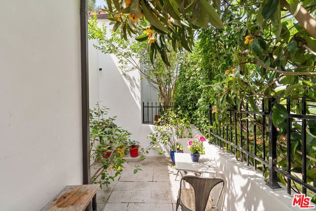 758 N Mccadden Place, Los Angeles, CA 90038