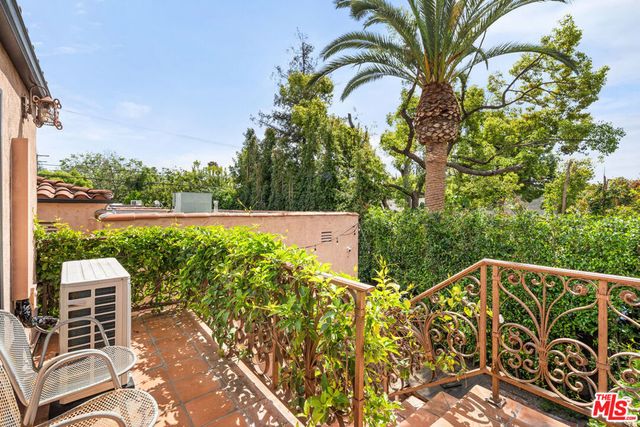 758 N Mccadden Place, Los Angeles, CA 90038