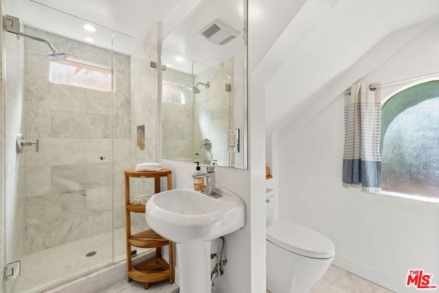 758 N Mccadden Place, Los Angeles, CA 90038