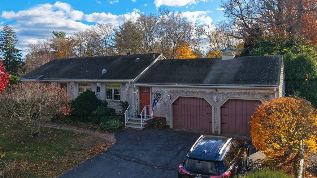 135 Old Westport Road, Dartmouth, MA 02747