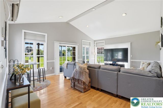 1822 Mark Twain Circle, Hanover Twp, PA 18017