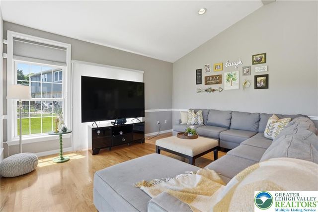 1822 Mark Twain Circle, Hanover Twp, PA 18017