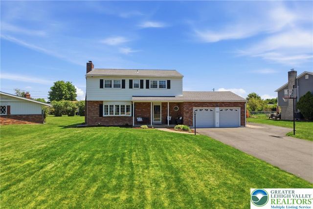 1822 Mark Twain Circle, Hanover Twp, PA 18017