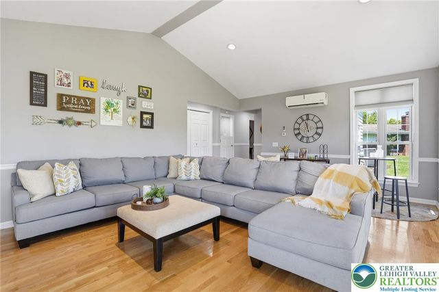 1822 Mark Twain Circle, Hanover Twp, PA 18017