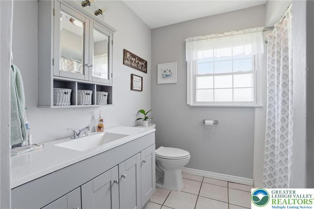 1822 Mark Twain Circle, Hanover Twp, PA 18017