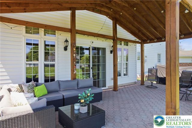 1822 Mark Twain Circle, Hanover Twp, PA 18017