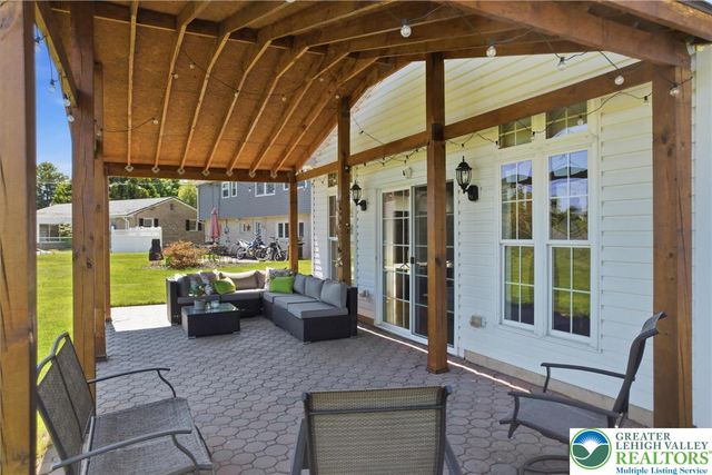 1822 Mark Twain Circle, Hanover Twp, PA 18017