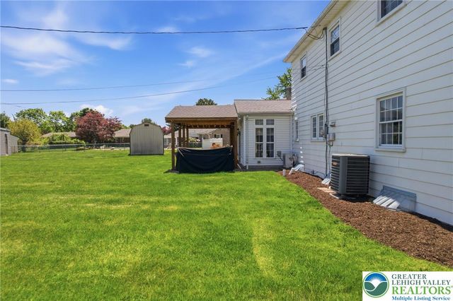 1822 Mark Twain Circle, Hanover Twp, PA 18017