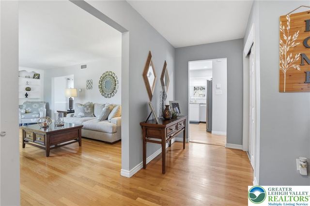 1822 Mark Twain Circle, Hanover Twp, PA 18017