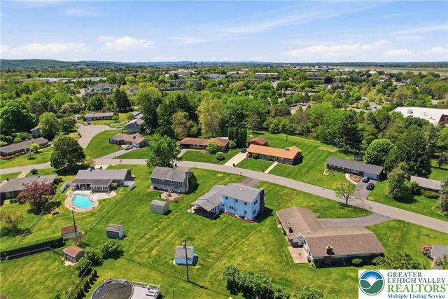 1822 Mark Twain Circle, Hanover Twp, PA 18017