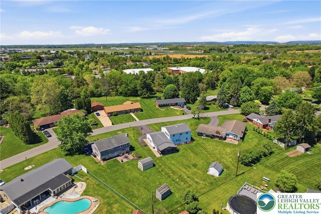 1822 Mark Twain Circle, Hanover Twp, PA 18017