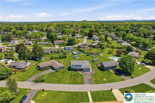 1822 Mark Twain Circle, Hanover Twp, PA 18017