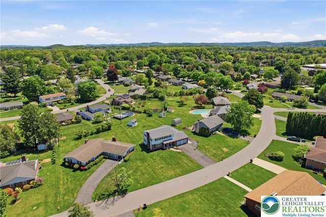 1822 Mark Twain Circle, Hanover Twp, PA 18017