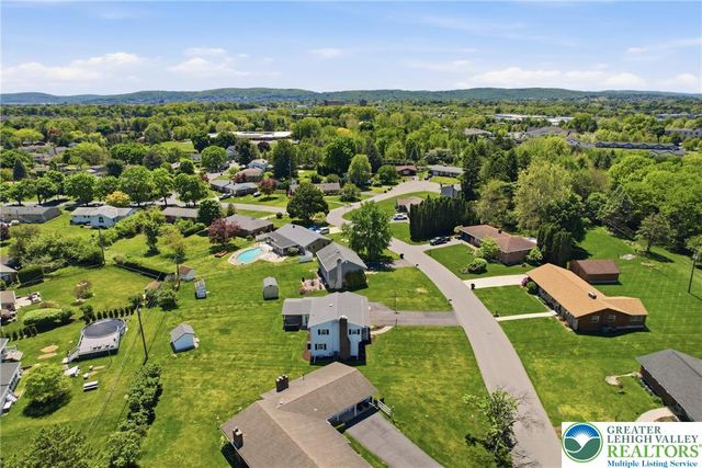 1822 Mark Twain Circle, Hanover Twp, PA 18017