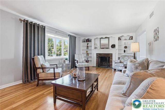 1822 Mark Twain Circle, Hanover Twp, PA 18017