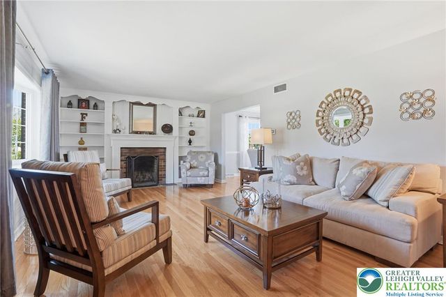 1822 Mark Twain Circle, Hanover Twp, PA 18017