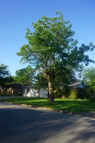 112 S Lynn Avenue, Denison, TX 75020