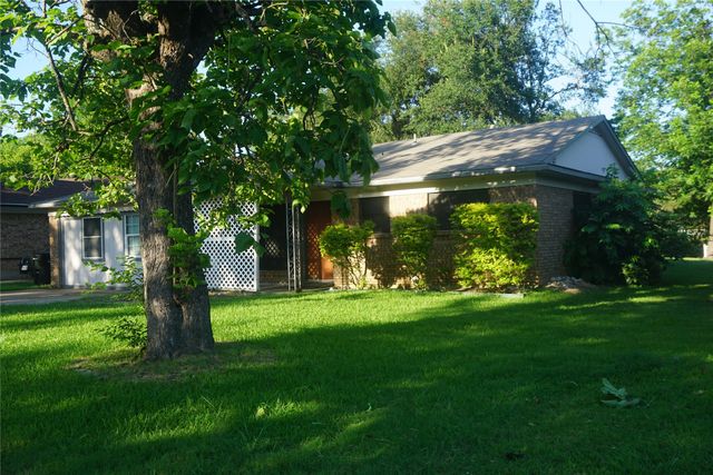 112 S Lynn Avenue, Denison, TX 75020