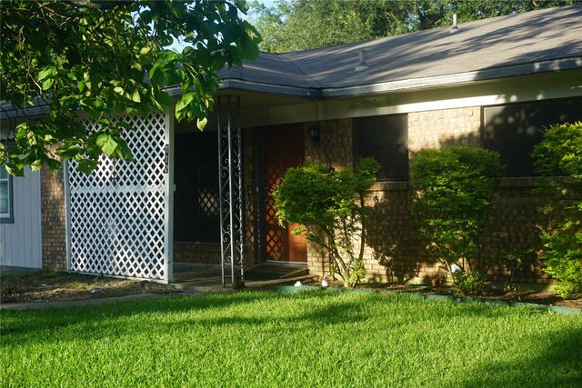 112 S Lynn Avenue, Denison, TX 75020
