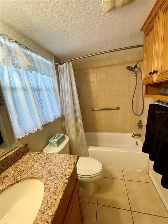 Image 22 of property listing at 912 LA COSTA CIRCLE Unit 3, Sarasota, FL 34237