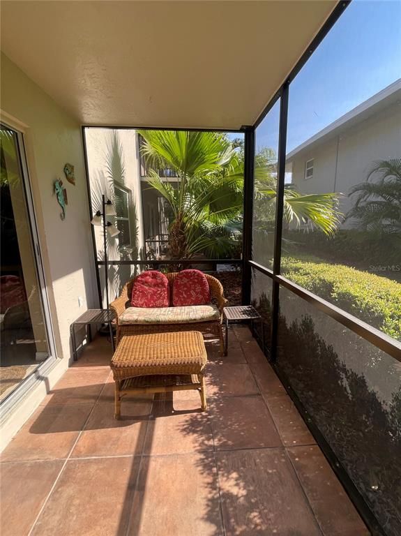 Image 24 of property listing at 912 LA COSTA CIRCLE Unit 3, Sarasota, FL 34237