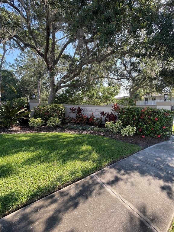 Image 27 of property listing at 912 LA COSTA CIRCLE Unit 3, Sarasota, FL 34237
