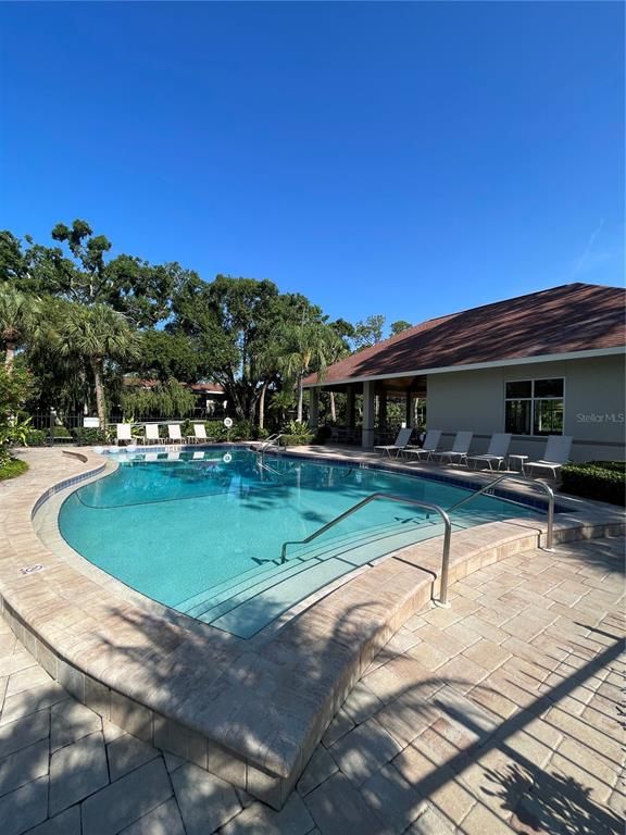 Image 30 of property listing at 912 LA COSTA CIRCLE Unit 3, Sarasota, FL 34237