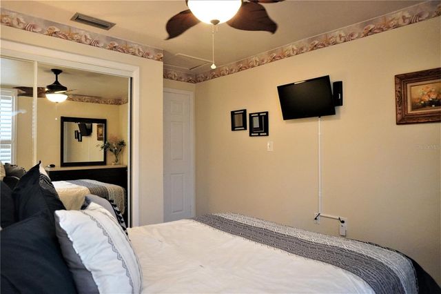 4348 TAHITIAN GARDENS CIRCLE B, Holiday, FL 34691