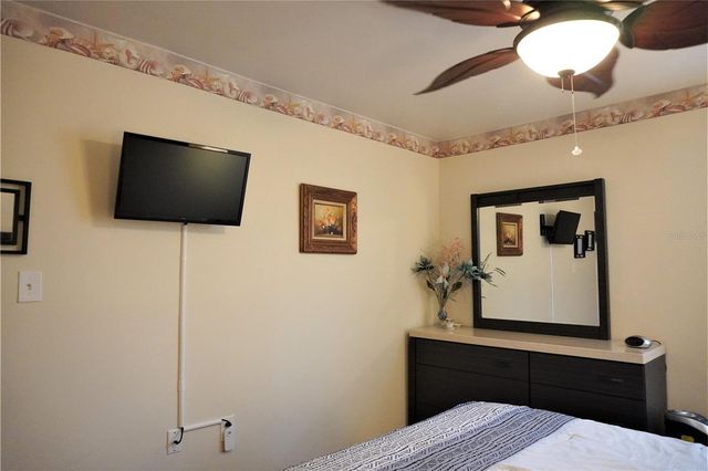 4348 TAHITIAN GARDENS CIRCLE B, Holiday, FL 34691