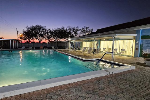 4348 TAHITIAN GARDENS CIRCLE B, Holiday, FL 34691