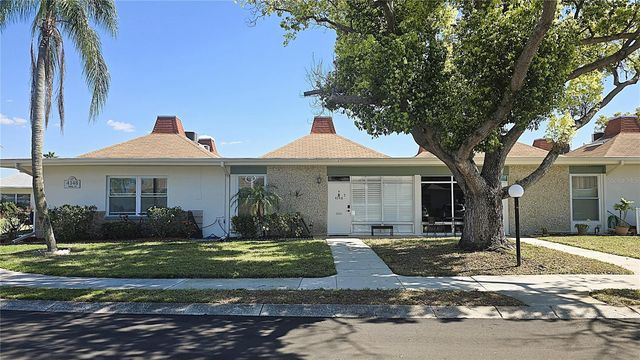 4348 TAHITIAN GARDENS CIRCLE B, Holiday, FL 34691