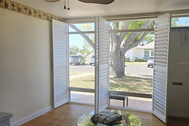 4348 TAHITIAN GARDENS CIRCLE B, Holiday, FL 34691