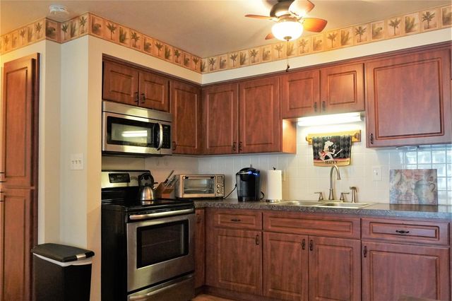 4348 TAHITIAN GARDENS CIRCLE B, Holiday, FL 34691