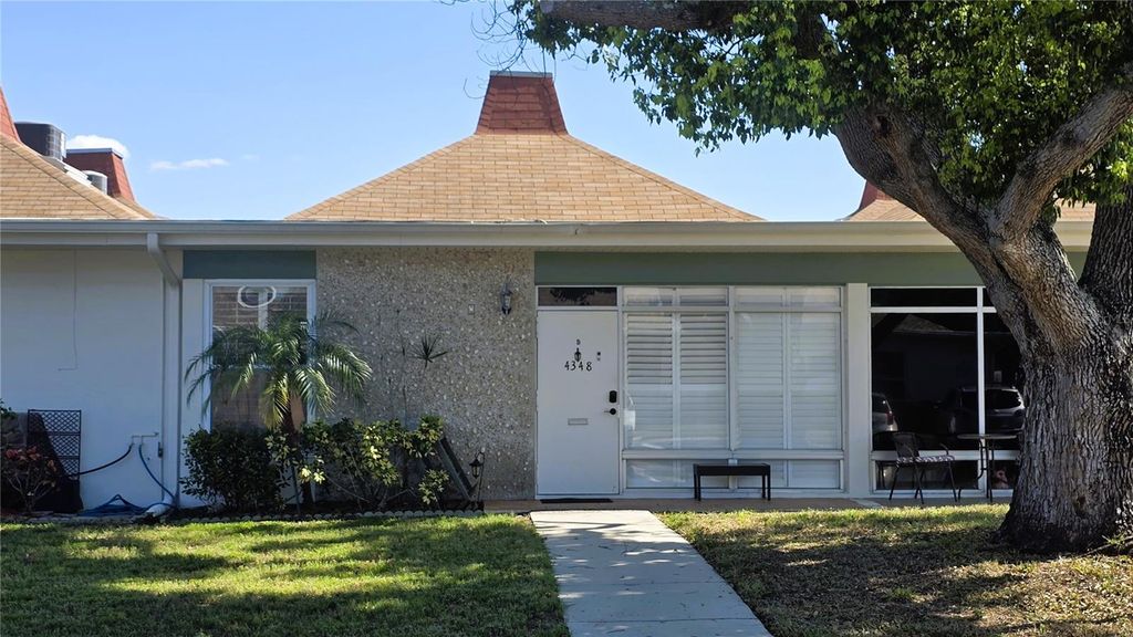 4348 TAHITIAN GARDENS CIRCLE B, Holiday, FL 34691