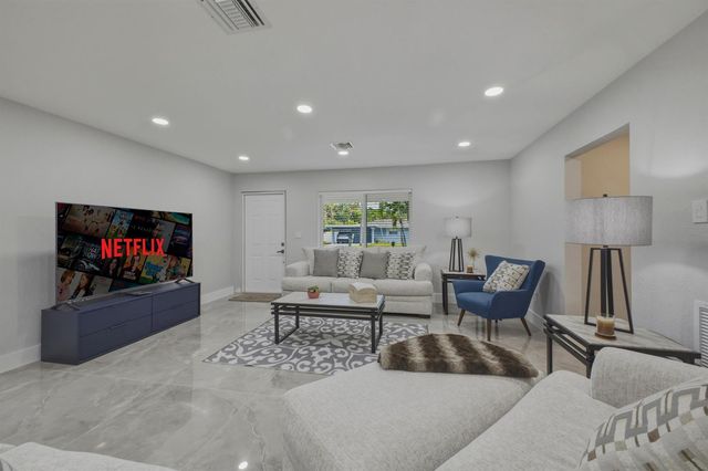 632 Las Palmas Park, Boynton Beach, FL 33435