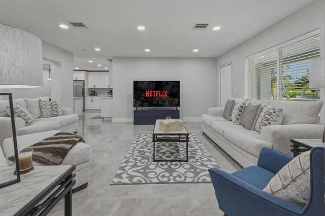 632 Las Palmas Park, Boynton Beach, FL 33435