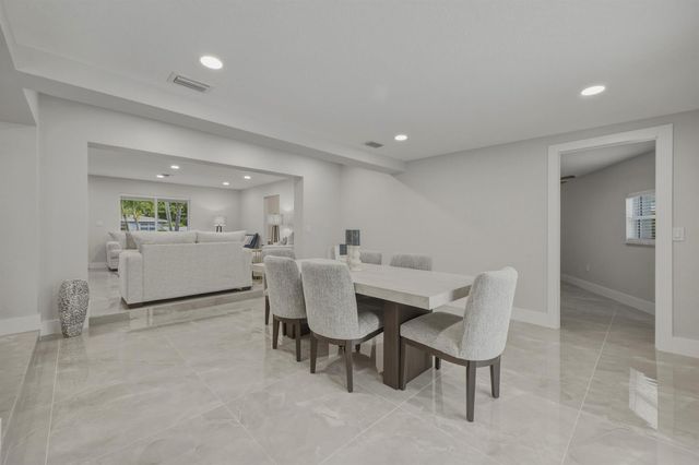 632 Las Palmas Park, Boynton Beach, FL 33435