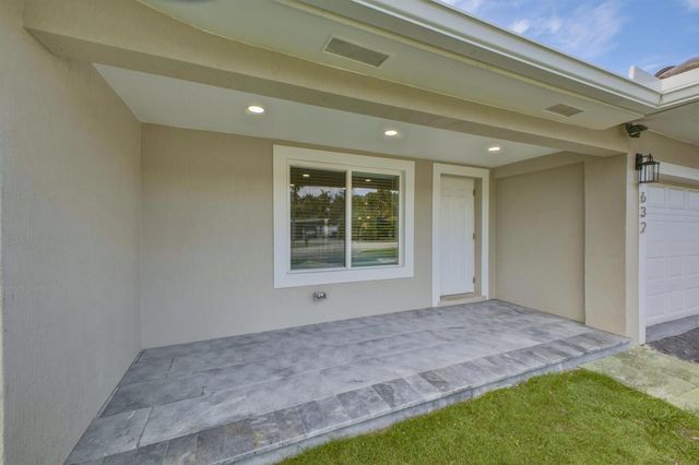 632 Las Palmas Park, Boynton Beach, FL 33435