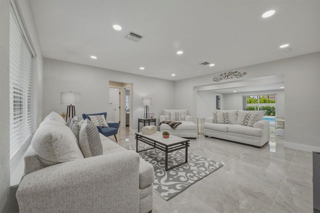 632 Las Palmas Park, Boynton Beach, FL 33435