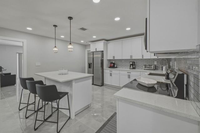 632 Las Palmas Park, Boynton Beach, FL 33435