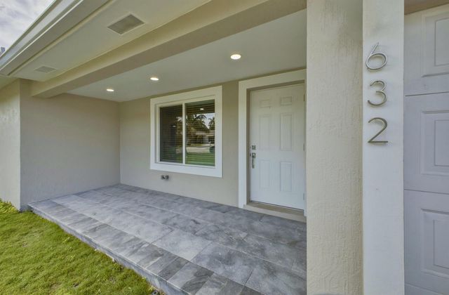 632 Las Palmas Park, Boynton Beach, FL 33435