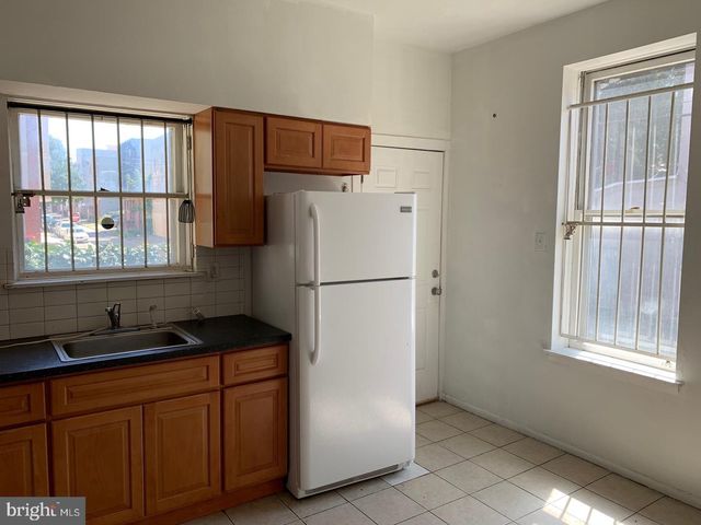 2037 N GRATZ ST, Philadelphia, PA 19121
