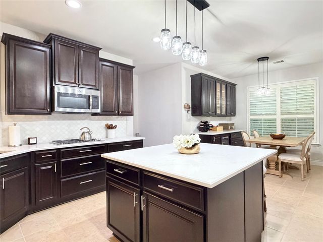 572 Southampton Lane, League City, TX 77573