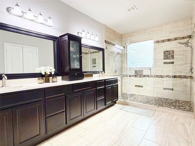 572 Southampton Lane, League City, TX 77573