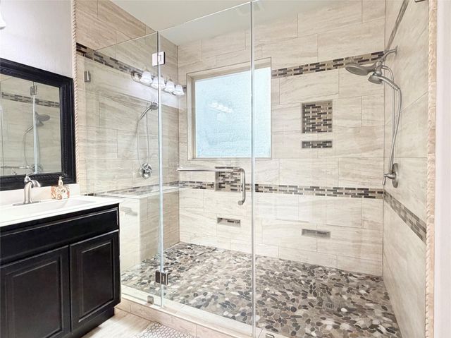 572 Southampton Lane, League City, TX 77573