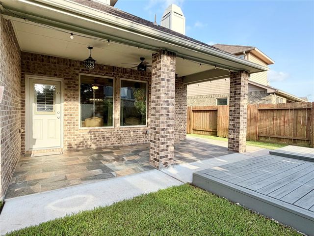 572 Southampton Lane, League City, TX 77573
